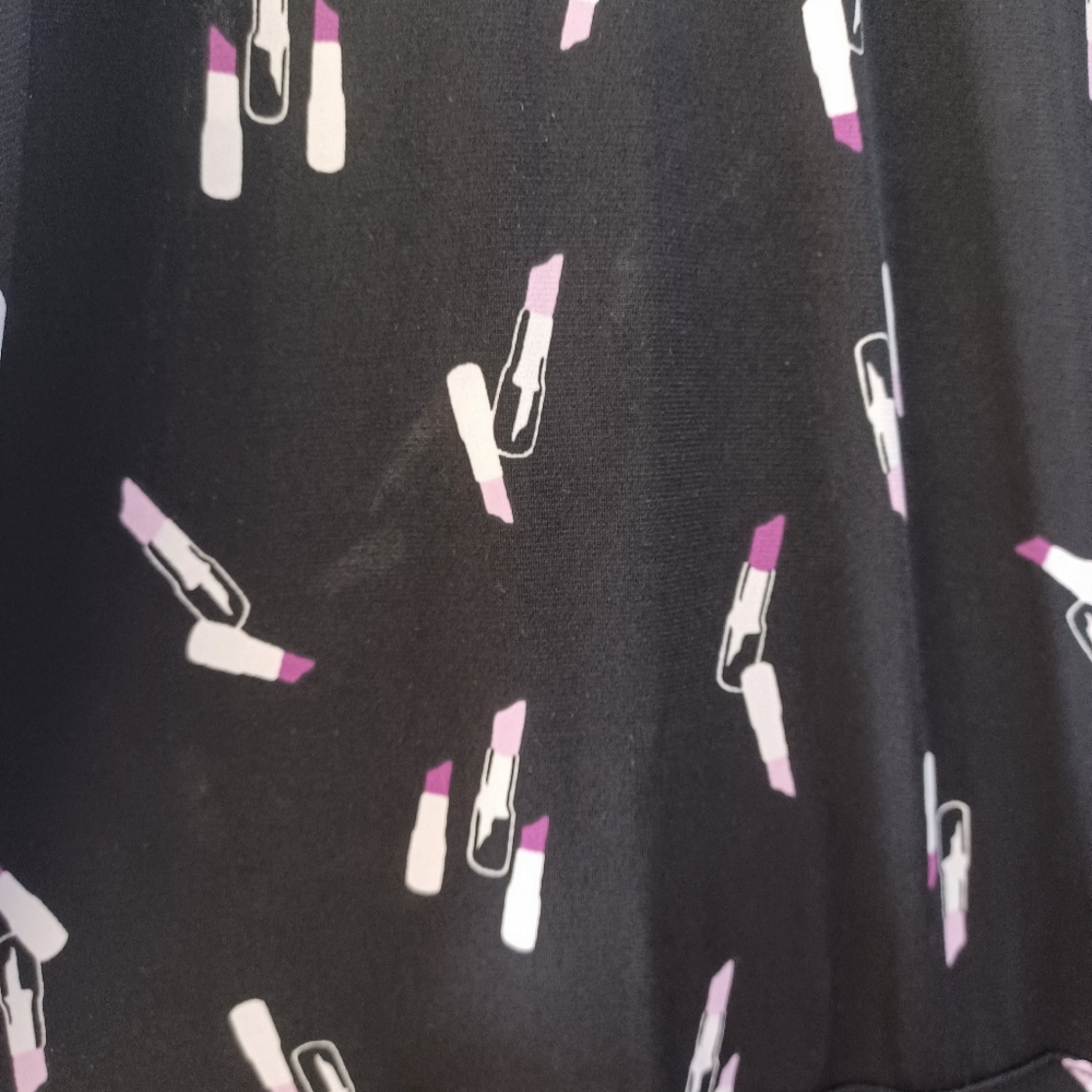NWT Lane Bryant Faux-wrap Tulip Dress with Adorable Lipstck Pattern 26/28W - Picture 2 of 5